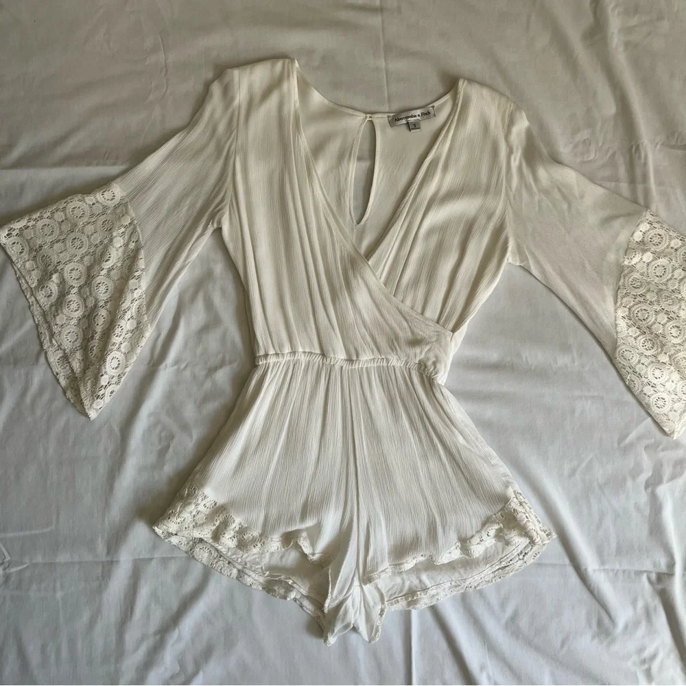 Abercrombie & Fitch Boho Wrap Romper - Picture 3 of 7